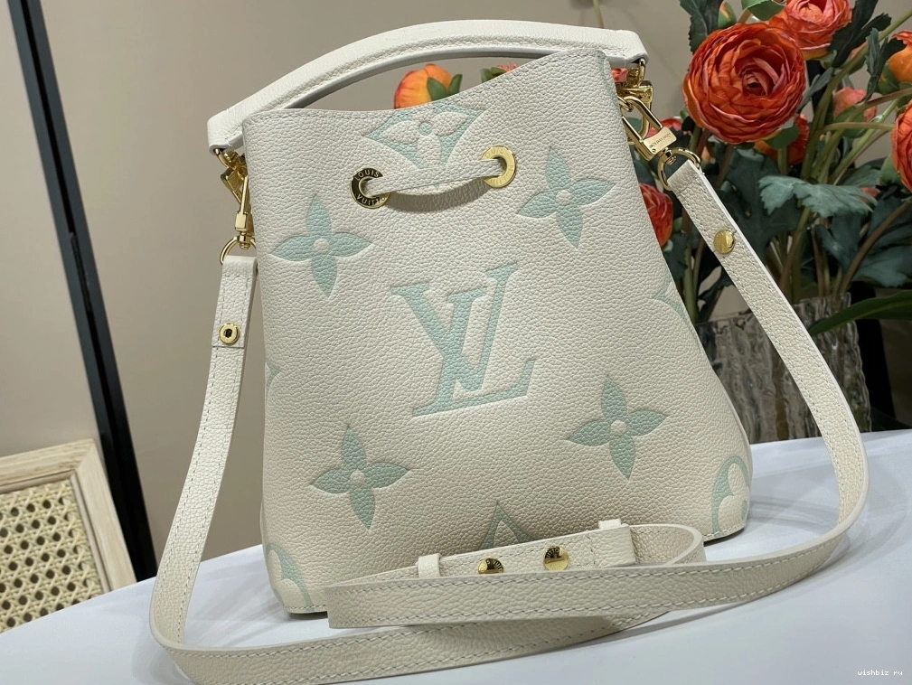 WIS VUITTON LOUIS NÉONOÉ BB 1205